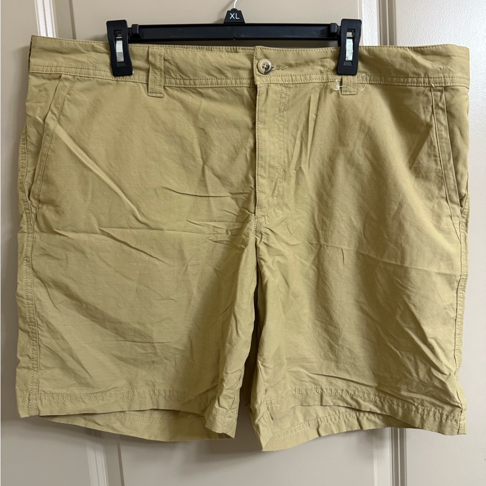 Columbia Men's Khaki Flat Front Shorts